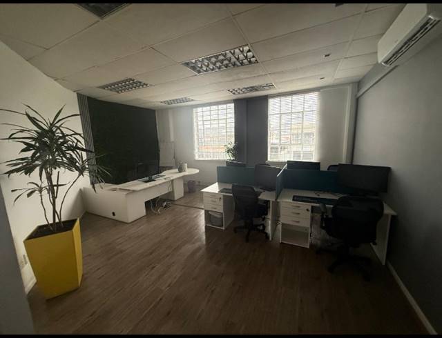 2,366M² WAREHOUSE TO LET IN PAARDEN EILAND